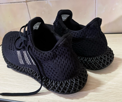 Adidas 4DFWD - Black (Reflective Xeno) - Men Size 42.5 price 28$