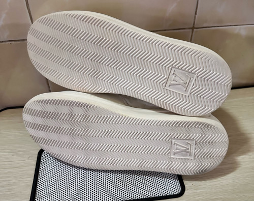 Louis Vuitton | Monogram Unisex Street Style Plain Leather Logo Sneakers Size 41/42 price 75$