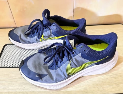 Nike Mens Zoom Winflo 8 CW3419-401 Blue Running Shoes Sneakers Size 42.5 price30$