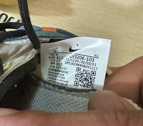 Off-White Vibes Feature on the Nike React Live size 42.5 price 35$