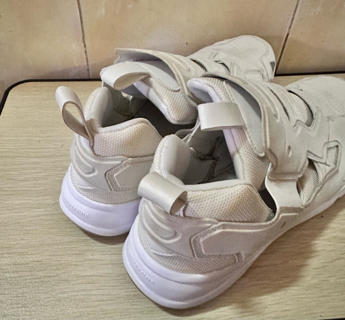reebok furylite triple white Size 41/42 price 25$