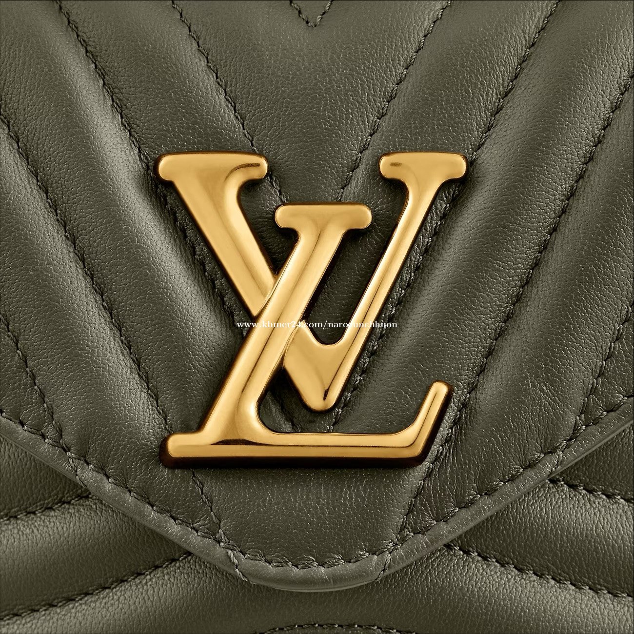 😱 WHAT FITS IN MY BAG? LOUIS VUITON SPEEDY 20 VS LOUIS VUITTON