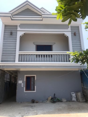 ផ្ទះល្វែងមានបន្ទប់ជួល សម្រាប់លក់