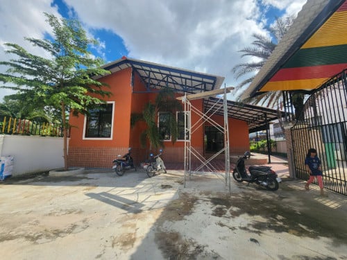 ឃ្លាំងជួលស្ថិតនៅសង្កាត់ចោមចៅ ជួលក្នុងតំលៃ 1,500ដុល្លាក្នុង១ខែ