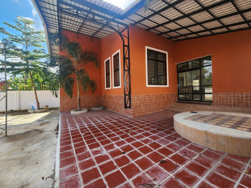 ឃ្លាំងជួលស្ថិតនៅសង្កាត់ចោមចៅ ជួលក្នុងតំលៃ 1,500ដុល្លាក្នុង១ខែ