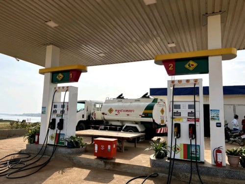 លក់ការ៉ាស់សាំង (Depot Tela) 16m×80m