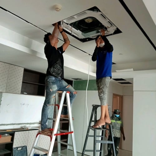 ឯកទេសម៉ាស៊ីនបោកនិងទូទឹកកក