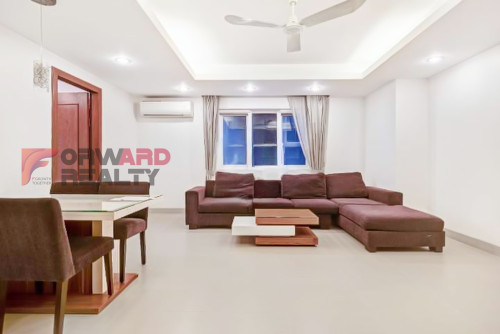 Spacious 1 Bedroom apartment with swimming pool and gym available for rent in BKK1 Area.