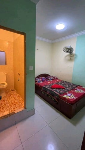 ផ្ទះអជីវកម្ម