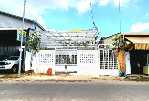 ដីលក់នៅក្បែរផ្សារស្ទឹងមានជ័យចាស់