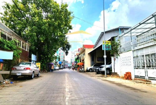 ដីលក់នៅក្បែរផ្សារស្ទឹងមានជ័យចាស់