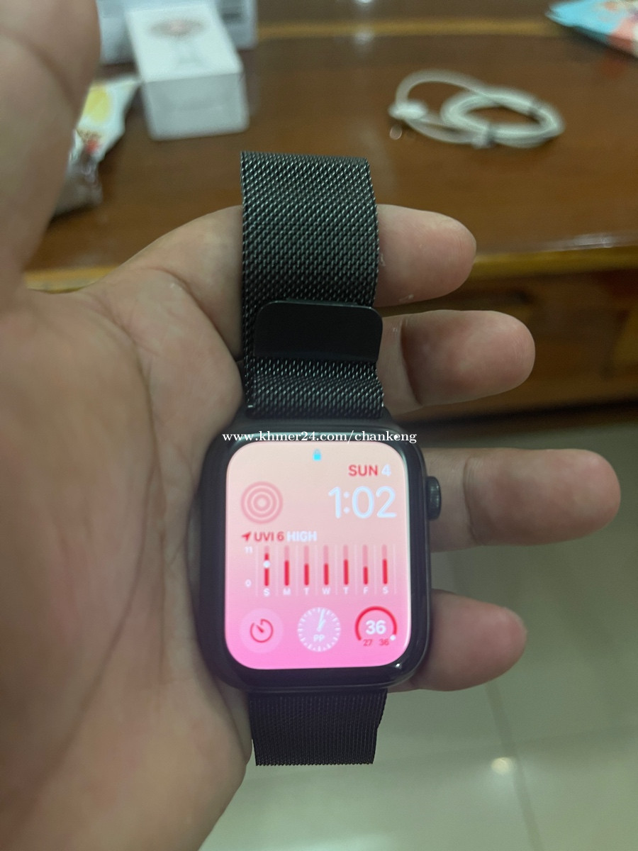 99% Iwatch 5 Titanium 44mm with original Milanese loop (LTE+Wifi