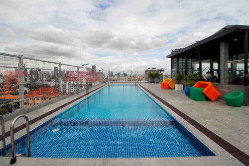 Modern 1 bedroom apartment with Swimming Pool and gym for rent in Toul Kork Area.