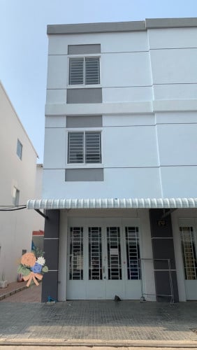 ផ្ទះខាងជួល 200$/ខែ  បុរីពិភពថ្មីកួរស្រូវ2