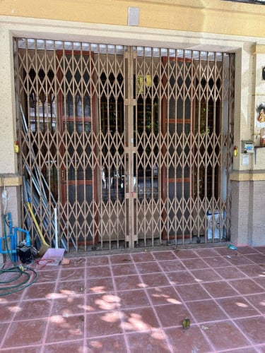 ផ្ទះលក់មួយល្វែងនៅក្នុងបុរីពិភពថ្មីផ្សារឈូកមាស