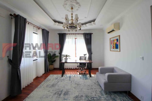 Spacious 1 Bedroom apartment with gym available for rent in BKK1 Area.