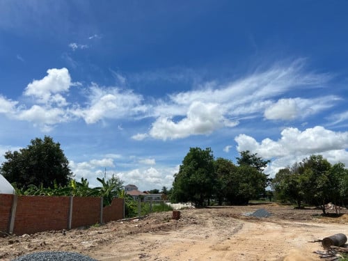 ដីជួល (Land For Rent)