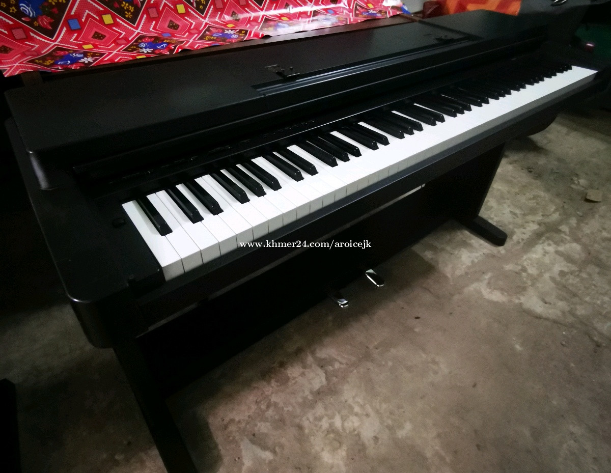 YAMAHA Clavinova CLP-550 price $275.00 in Chaom Chau 2, Por