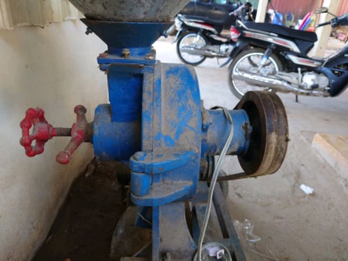 ម៉ាស៊ីនកិនចំណីសត្វ