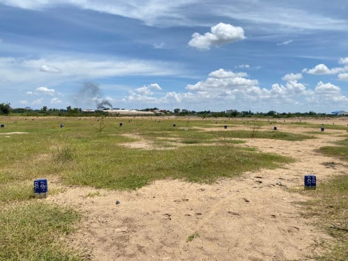 ដីកែង ជិតបុរី Amory 7 ក្រោយពហុកីឡាដ្ឋានមរតតេជោ 5X20, 10x20, 15x20, 20x20 ក្នុងបុរីសុវណ្ណាភូមិ