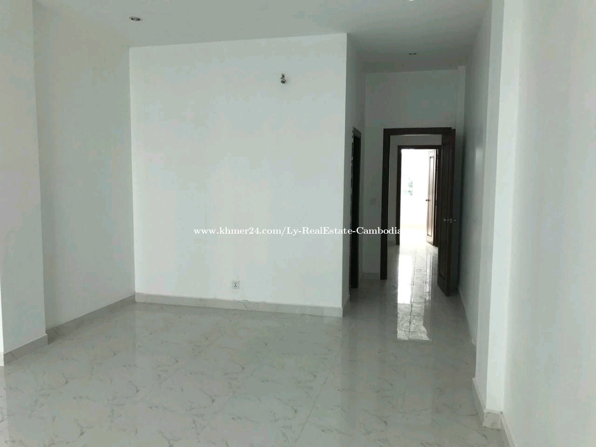 Shop house for rent 1000/month Price 1000.00 in Boeng Kak Muoy, Tuol