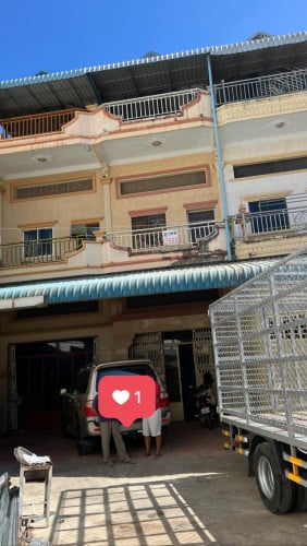 ផ្ទះល្វែងសម្រាប់លក់ស្តិតនៅក្នុង សង្កាត់ចោមចៅ ខណ្ឌពោធិសែនជ័យ ភ្នំពេញ