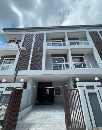 ផ្ទះវីឡាកូនកាត់លក់ ផ្ទះថ្មី !