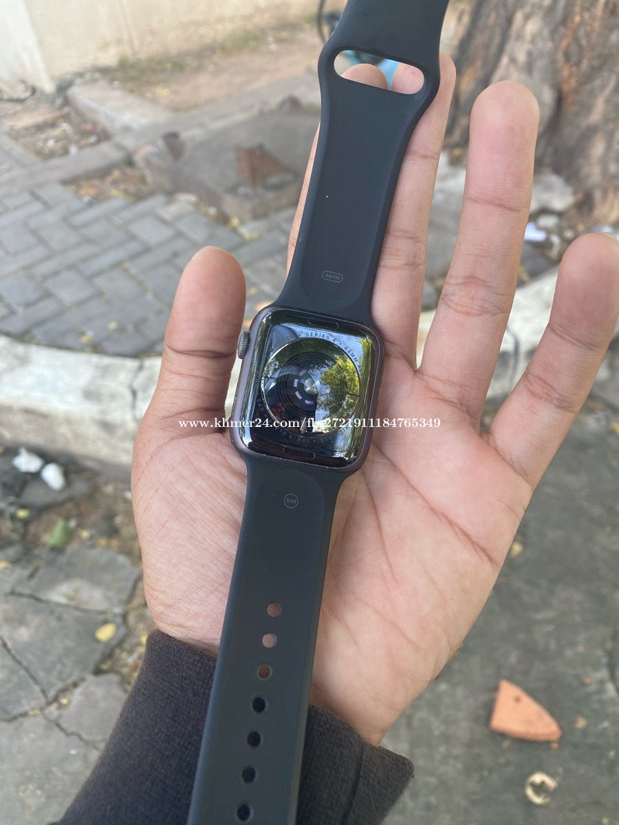 97% Apple Watch Series 4 44mm-