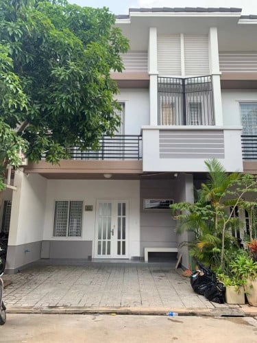 ផ្ទះបុរីប៉េងហ៊ួតបឹងស្នោរត្រូវការលក់LC1