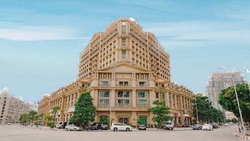 ផ្ទះអាជីវកម្ម សម្រាប់លក់ នៅក្នុងតំបន់ទីក្រុងកោះពេជ្រ SHOP HOUSE FOR SALE at KOH PICH CITY