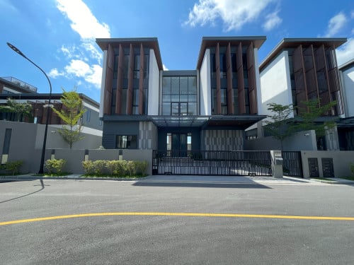 Private Swimming Pool Villa for Sale Near AEON Mall 3