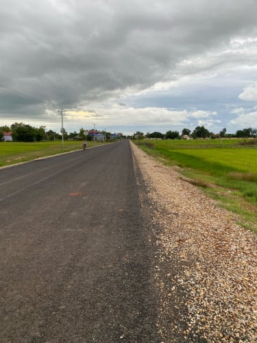 ដីលក់ធូរថ្លៃជាប់ផ្លូវក្រាលកៅស៊ូ23*60