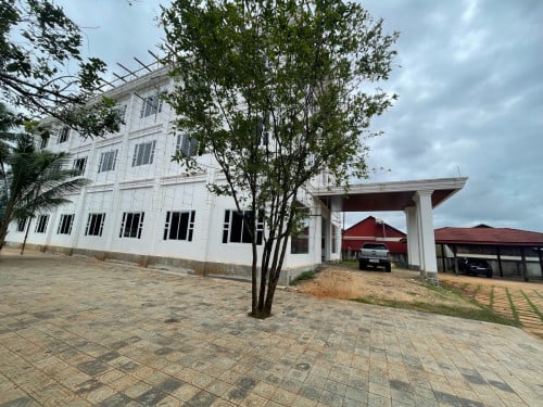 ទីតាំង​ផ្ទះ​ល្អ​ខ្លាំង​បំផុត​ ដី​ធំ​ទូលាយ​លក់​ក្នុង​តម្លៃ​ក្រោម​ទីផ្សារ​ច្រើន​