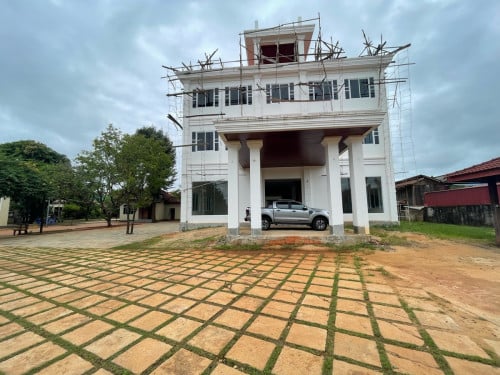 ទីតាំង​ផ្ទះ​ល្អ​ខ្លាំង​បំផុត​ ដី​ធំ​ទូលាយ​លក់​ក្នុង​តម្លៃ​ក្រោម​ទីផ្សារ​ច្រើន​