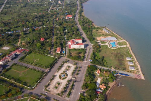 ដីនៅកែបក្បែរសាលាក្រុង