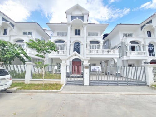 Queen villa for sale ( urgent )