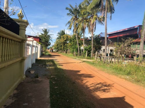 ដីលក់បន្ទាន់
