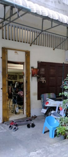 ផ្ទះលក់បន្ទាន់ជាន់ផ្ទាល់ដី