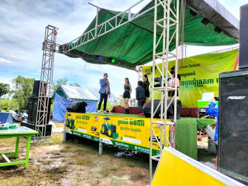 លក់ឆាកភ្លេងទំហំមុខ5,7m×4,5m,តម្លៃ850$