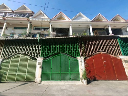 ផ្ទះលក់​ បឹងសាឡាង​ ​ក្រោយសាលាជាសុីមសាមគ្គីអូបាយក្អម​