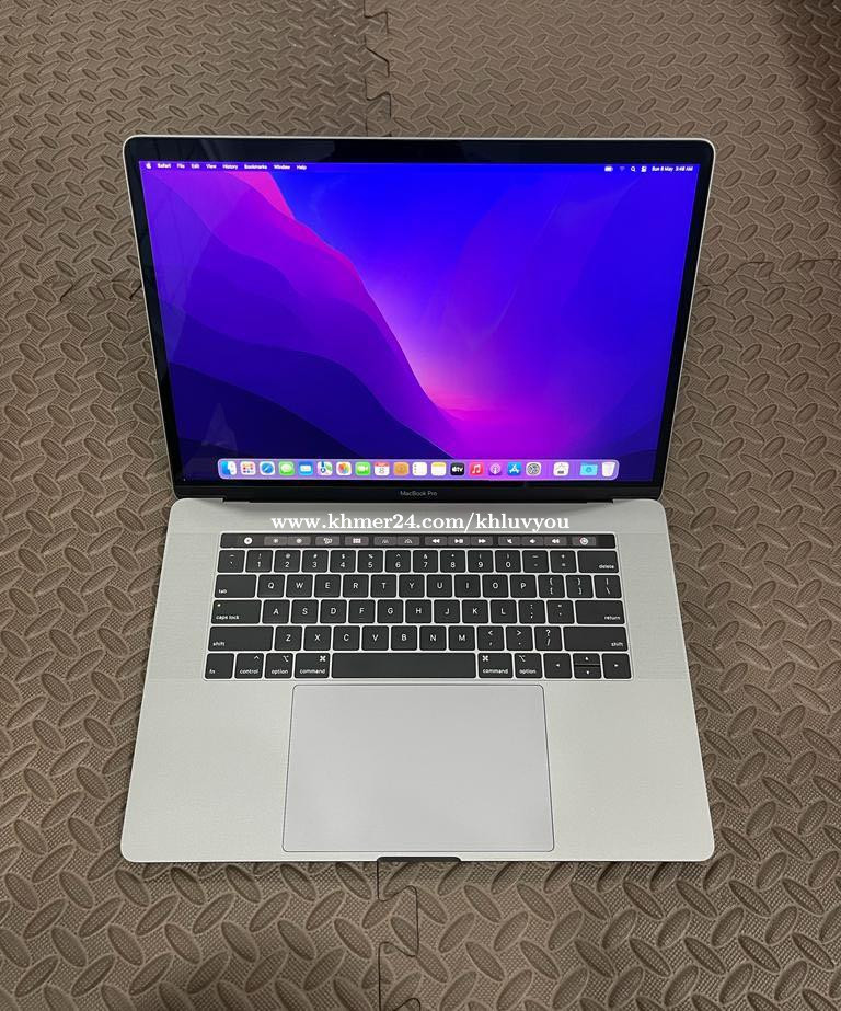 URGENT SELL!! MacBook Pro 2018 15