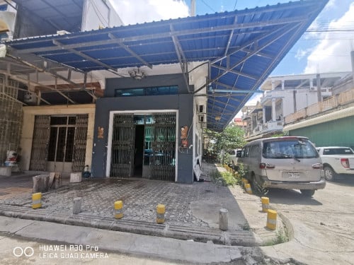 ផ្ទះល្វែងកែងសំរាប់លក់