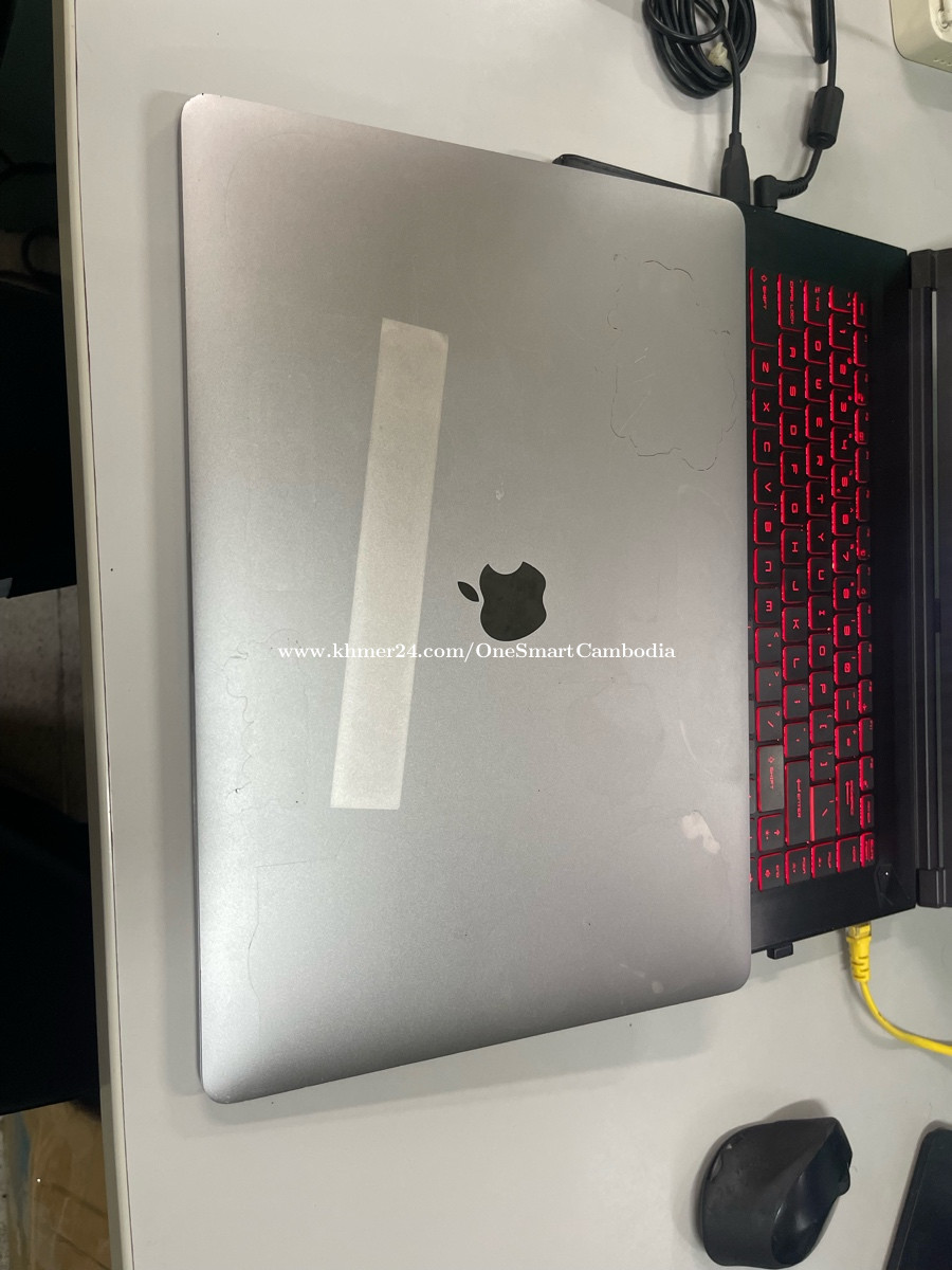 Macbook Pro 2019 15' Core i7 16GB Grey 96% price $590.00 in Tuol