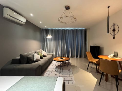 Studio for rent at The Peak