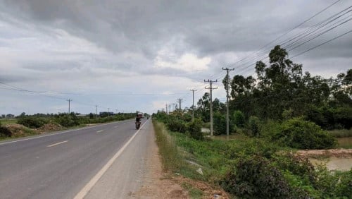 ដីជាប់ផ្លូវជាតិលេខ ១១ ជិតទីរួមខេត្តព្រៃវែង លក់បន្ទាន់