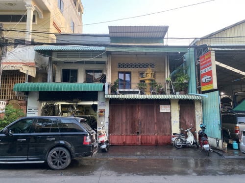 ផ្ទះ​លក់ពីរល្វែង​ 10x15m កណ្តាលក្រុង​ ទួលគោគផ្សារដេប៉ូពីរ​