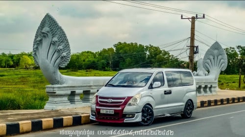 Grand Starex  Car for rent