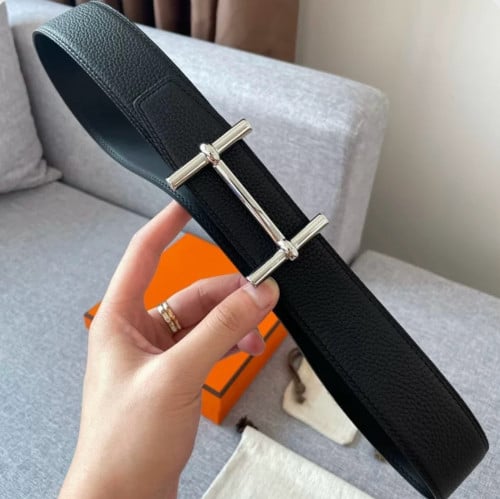 ខ្សែរក្រវ៉ាត់ស្បែក H