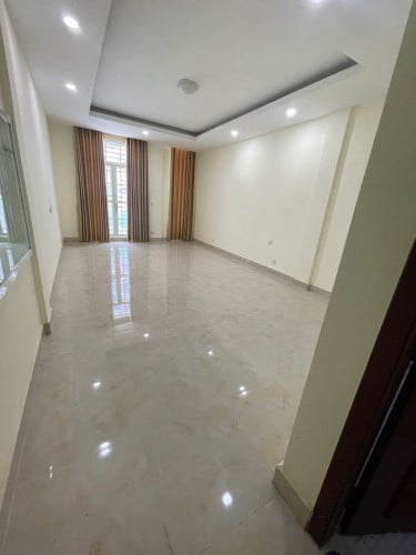 ផ្ទះជួល នៅជាប់ផ្លូវធំ ផ្លូវ OCIC និង 6A ជ្រោយចង្វារ Shop House at OCIC 6A for rent