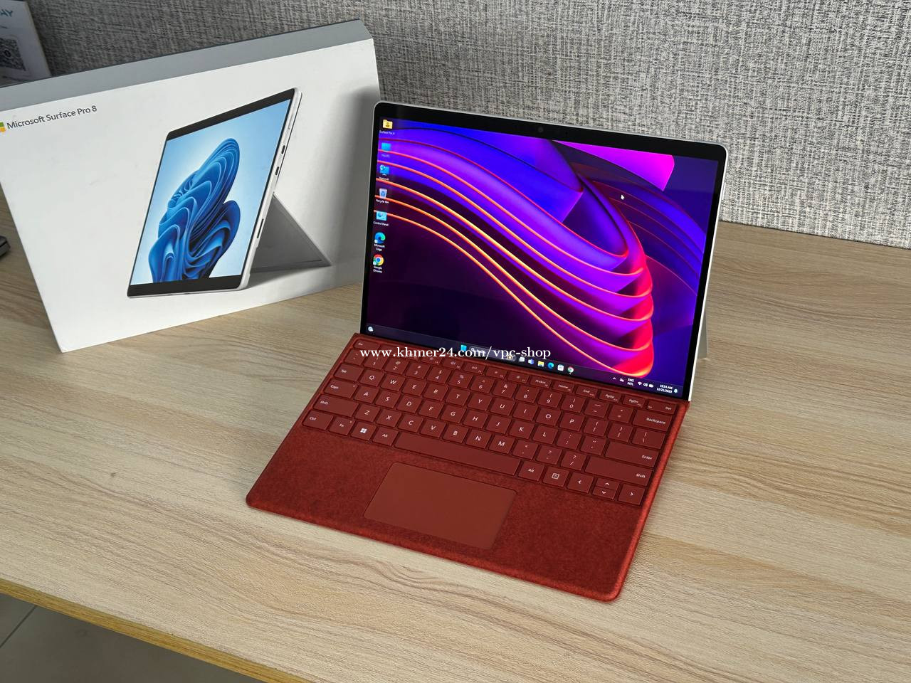 Surface Pro 8 ( 99.99% ) CPU Intel Evo Core i5, RAM 8GB, SSD 256GB